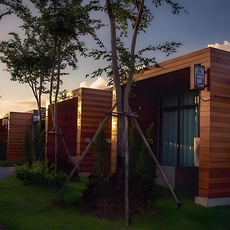 The Infinite Resort Nakhon Szavan Kültér fotó