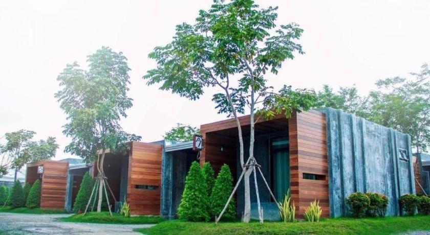 The Infinite Resort Nakhon Szavan Kültér fotó