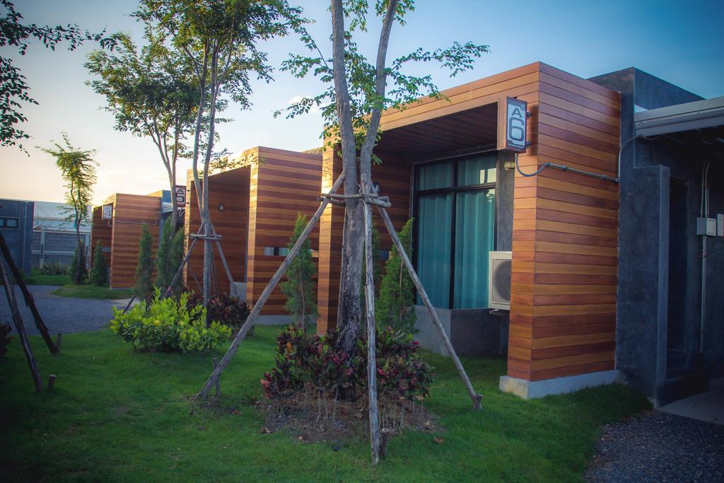 The Infinite Resort Nakhon Szavan Kültér fotó